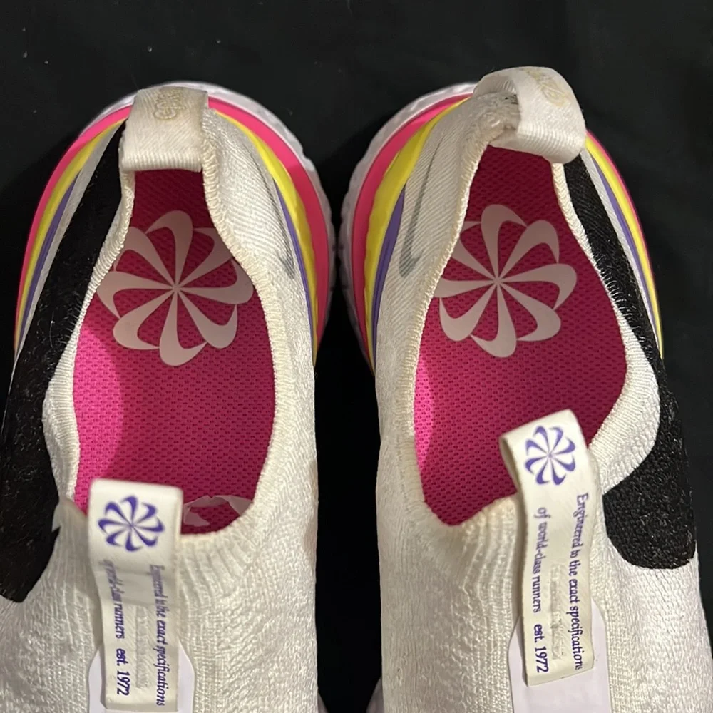 Nike sneakers - Picture 10 of 11